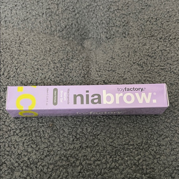 Toy Factory Nia Brow Niacinamide Serum Brow Gel - Clear - Picture 3 of 6